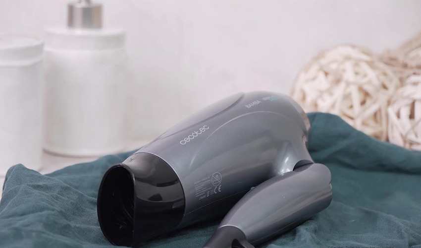 CECOTEC Bamba IoniCare 5400 Power&Go Black